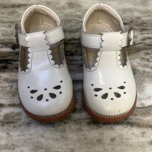 White leather T strap for toddler shoes